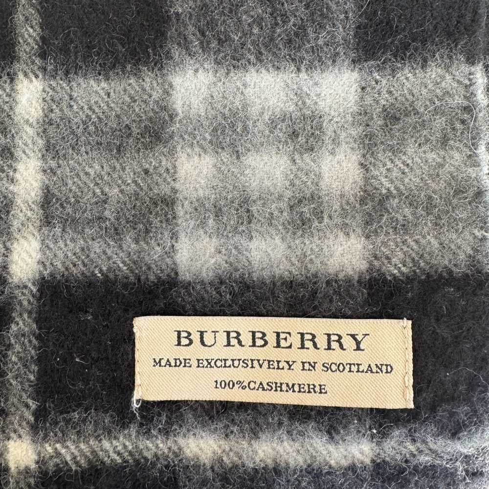 Men’s Cashmere Check Burberry Scarf - Picture 4 of 5